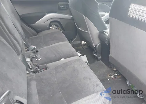 2010 Mitsubishi Outlander Es z USA, uszkodzony, nr VIN JA4AS2AW3AZ009280